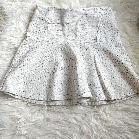 Aritzia wilfred mini skirt - Picture 1 of 6